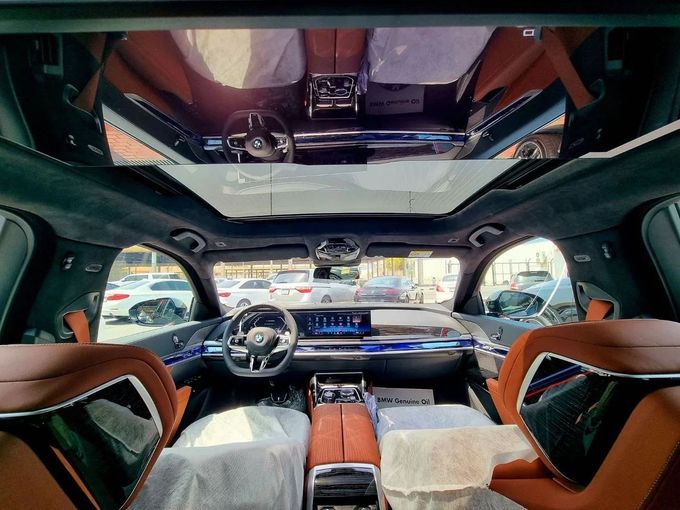 Новый BMW 7 Series 740i VII (G70), 3.0 л, 2025 в Дубае от Auto Gallery DXB Черный цвет. GCC | AUTO.AE