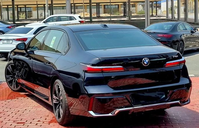 Новый BMW 7 Series 740i VII (G70), 3.0 л, 2025 в Дубае от Auto Gallery DXB Черный цвет. GCC | AUTO.AE