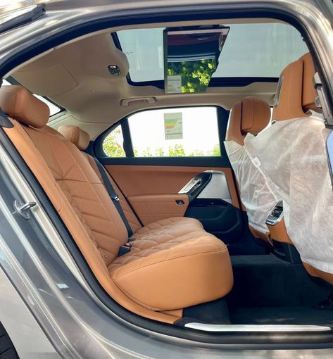 Новый BMW 7 Series 735i VII (G70), 3.0 л, 2025 в Дубае от Auto Gallery DXB Серебристый цвет. GCC | AUTO.AE