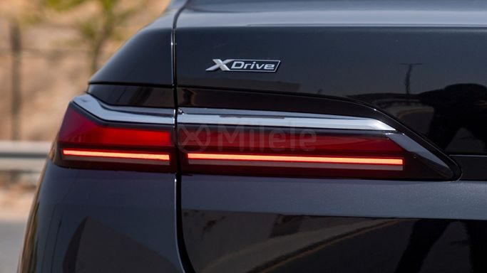 Новый BMW 7 Series 760i xDrive VII (G70), 4.4 л, 2025 в Дубае от Milele Черный цвет. Other | AUTO.AE