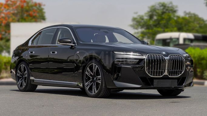 Новый BMW 7 Series 760i xDrive VII (G70), 4.4 л, 2025 в Дубае от Milele Черный цвет. Other | AUTO.AE