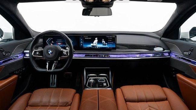 Used BMW 7 Series 740i VII (G70), 3.0 l, 2024 in Dubai by Al Ain Class Motors, White color. GCC Specs | AUTO.AE