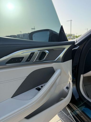 Подержанный BMW 8 Series M850i xDrive II (G14/G15/G16), 4.4 л, 2019 в Дубае Черный цвет. Японская | AUTO.AE