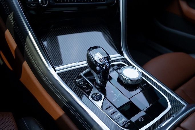 Подержанный BMW 8 Series 840i II (G14/G15/G16) Рестайлинг, 3.0 л, 2023 в Дубае от Linda Cars Зеленый цвет. GCC | AUTO.AE