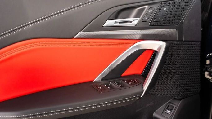 Новый BMW iX1 eDrive, 2022 в Дубае от Altass Motors Белый цвет. Other | AUTO.AE