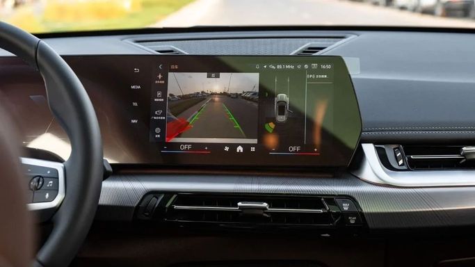 Новый BMW iX1 eDrive, 2022 в Дубае от Altass Motors Белый цвет. Other | AUTO.AE