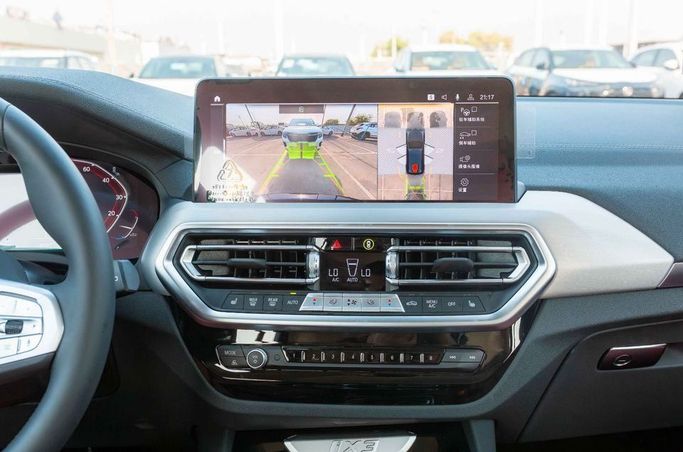 Новый BMW iX3 I (G08) Рестайлинг, 2025 в Дубае от Albakheet Motors Черный цвет. Китайская | AUTO.AE
