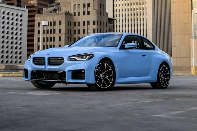 BMW M2 G87, 2024 купе спорт класса в Дубае от DEIZ голубой цвет | AUTO.AE
