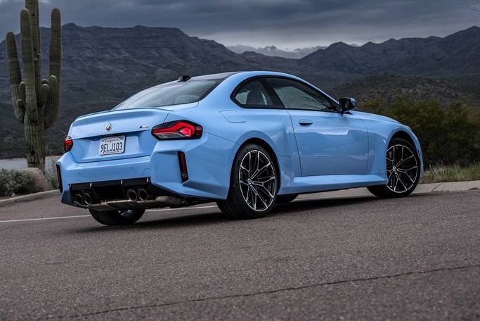 BMW M2 G87, 2024 купе спорт класса в Дубае от DEIZ голубой цвет | AUTO.AE