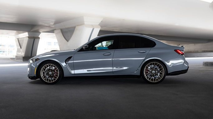 BMW M3 Competition Package VI (G80), 2024 седан спорт класса в Дубае от AVA car rental серый цвет | AUTO.AE