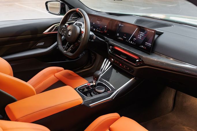 BMW M4 CSL G82/G83, 2025 купе спорт класса в Дубае от AVA car rental зеленый цвет | AUTO.AE