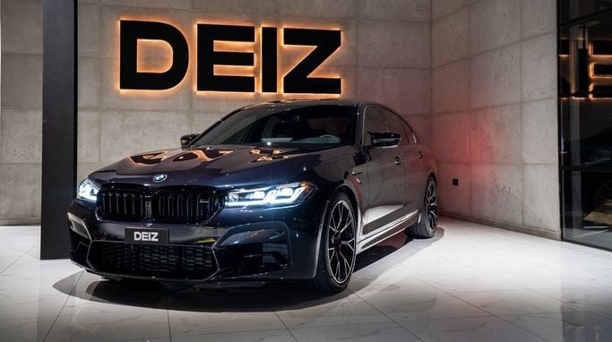 BMW M5 Competition VI (F90) Рестайлинг, 2023 седан бизнес класса в Дубае от DEIZ синий цвет | AUTO.AE