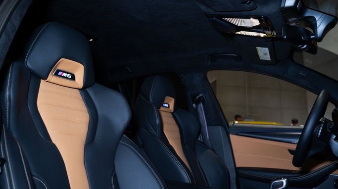 BMW M5 Competition VI (F90) Рестайлинг, 2023 седан бизнес класса в Дубае от DEIZ синий цвет | AUTO.AE
