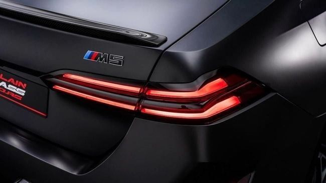 New BMW M5 VII (G90), 4.4 l, 2025 in Dubai by Al Ain Class Motors, Black color. GCC Specs | AUTO.AE