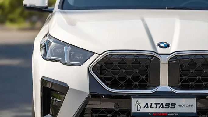 Новый BMW X2 sDrive25i II (U10), 2.0 л, 2024 в Дубае от Altass Motors Белый цвет. Other | AUTO.AE