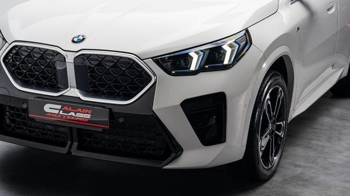 Новый BMW X2 sDrive25i II (U10), 2.0 л, 2024 в Дубае от Al Ain Class Motors Белый цвет. Китайская | AUTO.AE