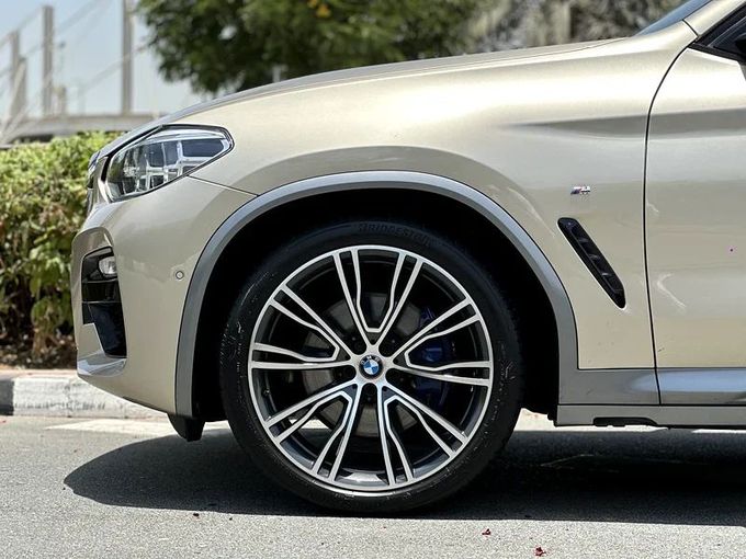 مستعملة BMW X4 30i II (G02), 2.0 l, 2019 في في دبي من Alta Class Motors، اللون ذهبي. مواصفات الخليج | AUTO.AE