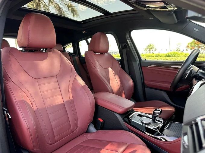 مستعملة BMW X4 30i II (G02) شد الوجه II (G02), 2.0 l, 2022 في في دبي من Alta Class Motors، اللون أسود. مواصفات الخليج | AUTO.AE