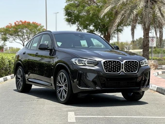 مستعملة BMW X4 30i II (G02) شد الوجه II (G02), 2.0 l, 2022 في في دبي من Alta Class Motors، اللون أسود. مواصفات الخليج | AUTO.AE