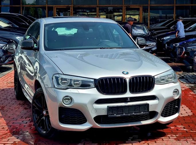 Подержанный BMW X4 35i I (F26), 3.0 л, 2016 в Дубае от Auto Gallery DXB Серебристый цвет. GCC | AUTO.AE