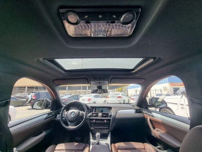Подержанный BMW X4 35i I (F26), 3.0 л, 2016 в Дубае от Auto Gallery DXB Серебристый цвет. GCC | AUTO.AE