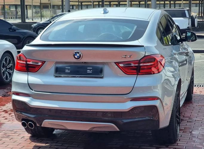 Подержанный BMW X4 35i I (F26), 3.0 л, 2016 в Дубае от Auto Gallery DXB Серебристый цвет. GCC | AUTO.AE