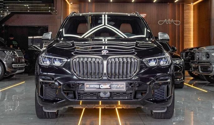 Подержанный BMW X5 M III (F95), 4.4 л, 2023 в Дубае от Najem Motors Черный цвет. GCC | AUTO.AE