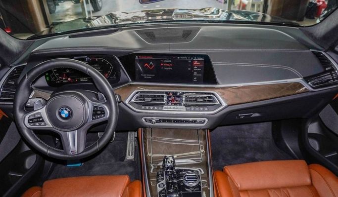 Подержанный BMW X5 M III (F95), 4.4 л, 2023 в Дубае от Najem Motors Черный цвет. GCC | AUTO.AE