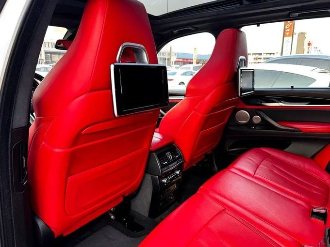 Подержанный BMW X5 M II (F85), 4.4 л, 2016 в Дубае от Shamil Motors Белый цвет.  | AUTO.AE
