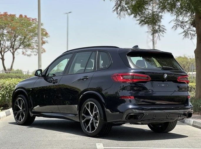 جديدة BMW X5 40i IV (G05/G18), 3.0 l, 2019 في في دبي من Alta Class Motors، اللون أسود. مواصفات الخليج | AUTO.AE