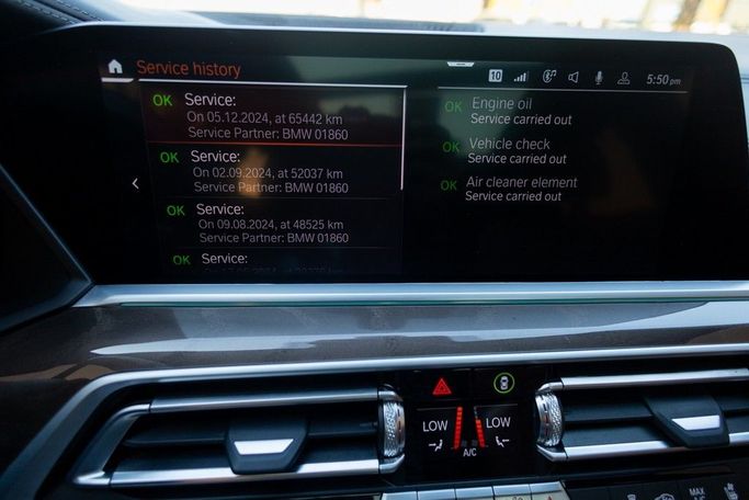 Подержанный BMW X5 M50i IV (G05/G18), 4.4 л, 2023 в Дубае от Linda Cars Серый цвет. GCC | AUTO.AE