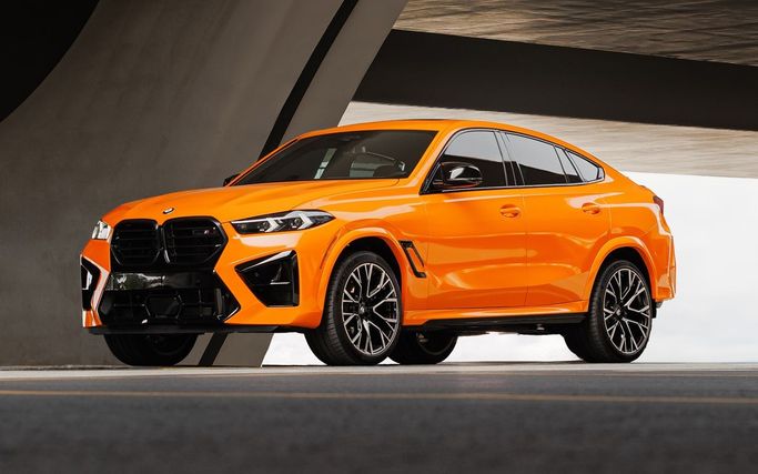 BMW X6 M III (F96) Рестайлинг, 2025 внедорожник 5 дв. спорт класса в Дубае от AVA car rental оранжевый цвет | AUTO.AE
