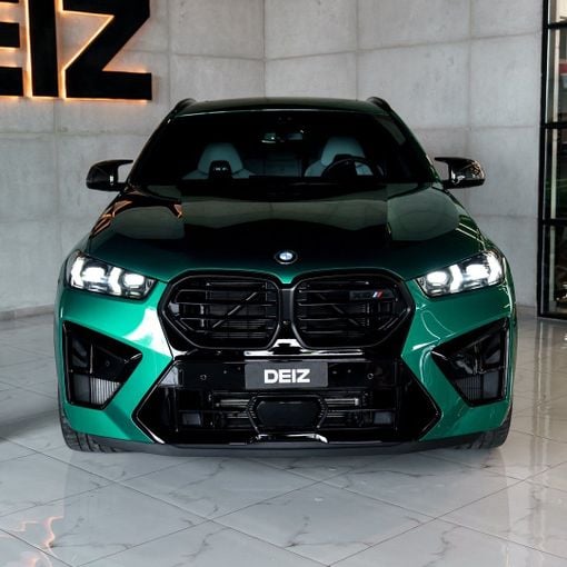 BMW X6 M III (F96) Рестайлинг, 2024 внедорожник 5 дв. спорт класса в Дубае от DEIZ зеленый цвет | AUTO.AE