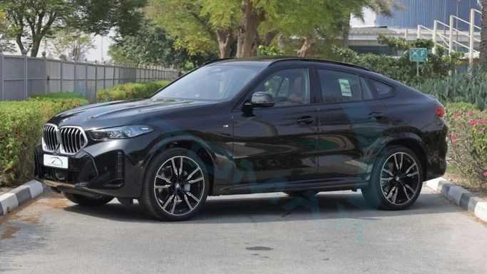 Новый BMW X6 40i III (G06) Рестайлинг, 3.0 л, 2025 в Дубае от Auto Max Group Черный цвет. GCC | AUTO.AE