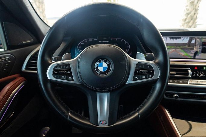Подержанный BMW X6 M50i III (G06), 4.4 л, 2023 в Дубае от Linda Cars Черный цвет. GCC | AUTO.AE