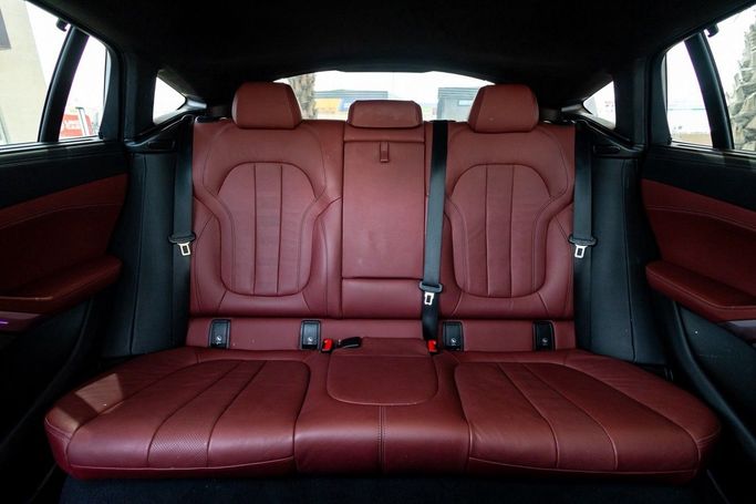 Подержанный BMW X6 M50i III (G06), 4.4 л, 2023 в Дубае от Linda Cars Черный цвет. GCC | AUTO.AE