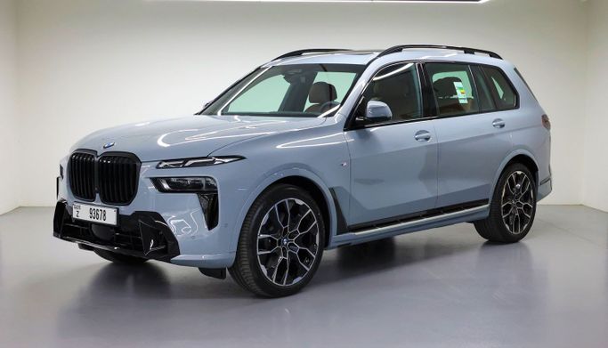BMW X7 50i I (G07), 2023 внедорожник 5 дв. бизнес класса в Дубае от POF RENTAL серый цвет | AUTO.AE