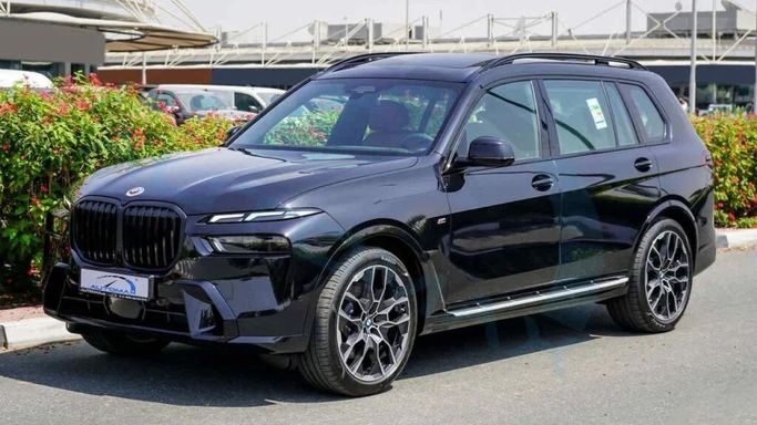 New BMW X7 40i I (G07) Facelift, 3.0 l, 2025 in Dubai by Auto Max Group, Black color. GCC Specs | AUTO.AE