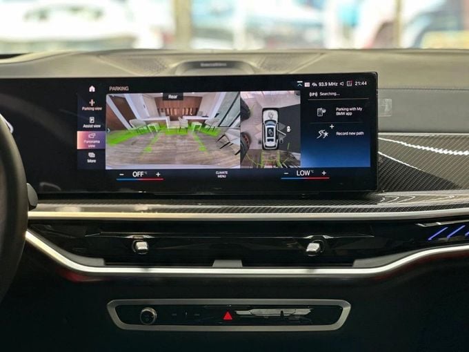 Новый BMW X7 M60i I (G07) Рестайлинг, 4.4 л, 2023 в Дубае от Orient Auto FZE Белый цвет. Корейская | AUTO.AE