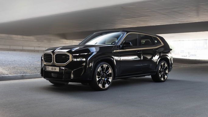 BMW XM Label, 2023 внедорожник 5 дв. бизнес класса в Дубае от AVA car rental черный цвет | AUTO.AE