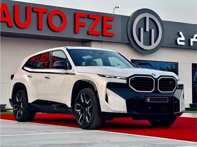 Новый BMW XM, 4.4 л, 2023 в Дубае от Orient Auto FZE Белый цвет.  | AUTO.AE