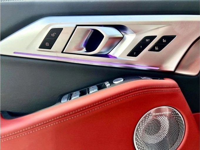 Новый BMW XM, 4.4 л, 2023 в Дубае от Orient Auto FZE Белый цвет.  | AUTO.AE