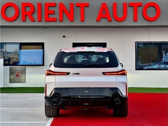 Новый BMW XM, 4.4 л, 2023 в Дубае от Orient Auto FZE Белый цвет.  | AUTO.AE