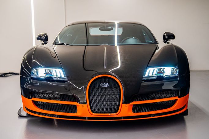 New Bugatti EB Veyron 16.4, 8.0 l, 2011 in Dubai, Black color. GCC Specs | AUTO.AE