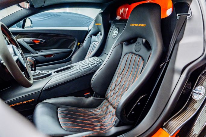 جديدة Bugatti EB Veyron 16.4 SS, 8.0 l, 2011 في في دبي، اللون أسود. مواصفات الخليج | AUTO.AE