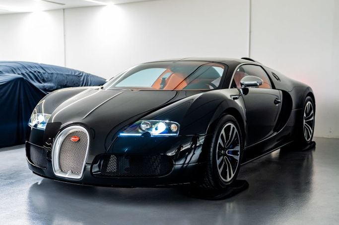 New Bugatti EB Veyron 16.4, 8.0 l, 2009 in Dubai, Black color. GCC Specs | AUTO.AE