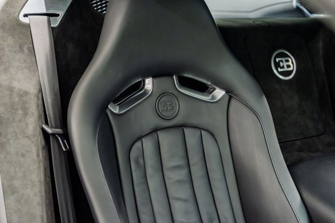 جديدة Bugatti EB Veyron 16.4, 8.0 l, 2009 في في دبي، اللون فضي. مواصفات الخليج | AUTO.AE