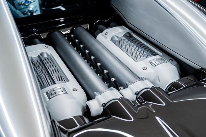 جديدة Bugatti EB Veyron 16.4, 8.0 l, 2009 في في دبي، اللون فضي. مواصفات الخليج | AUTO.AE