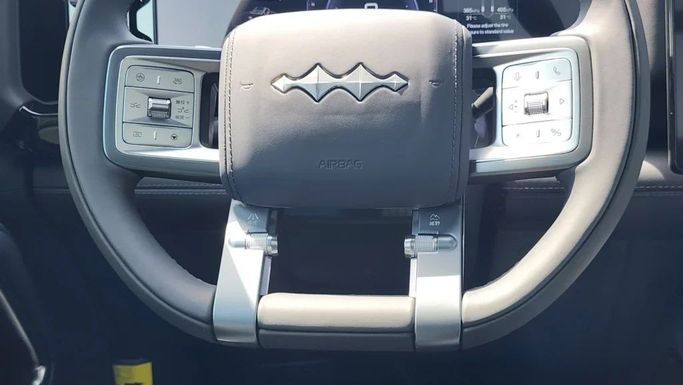 جديدة BYD FangChengBao Leopard 8, 2.0 l, 2025 في في دبي من Alwan Global Cars، اللون ذهبي. أخرى | AUTO.AE