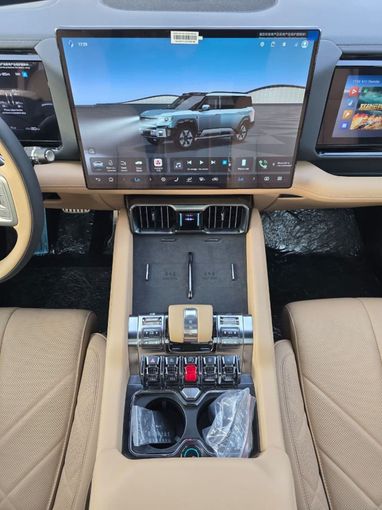 Новый BYD FangChengBao Leopard 8, 2.0 л, 2024 в Дубае от Mohamed Hakim Motors Бежевый цвет. Other | AUTO.AE